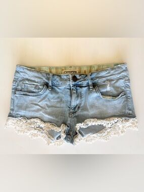 ROXY Y2K beach Shortie jean shorts white lace Crochet trim Size 3